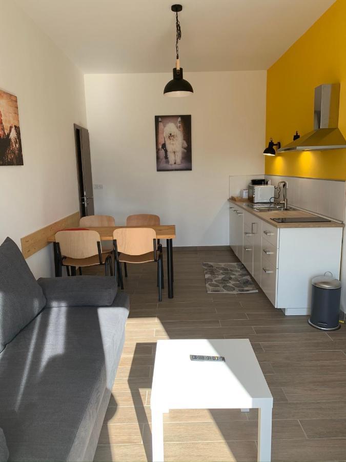 Oeregtoelgy Apartman Szár Exterior foto